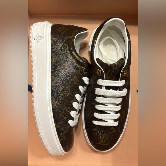Louis Vuitton timeout sneakers. - Picture 3 of 5